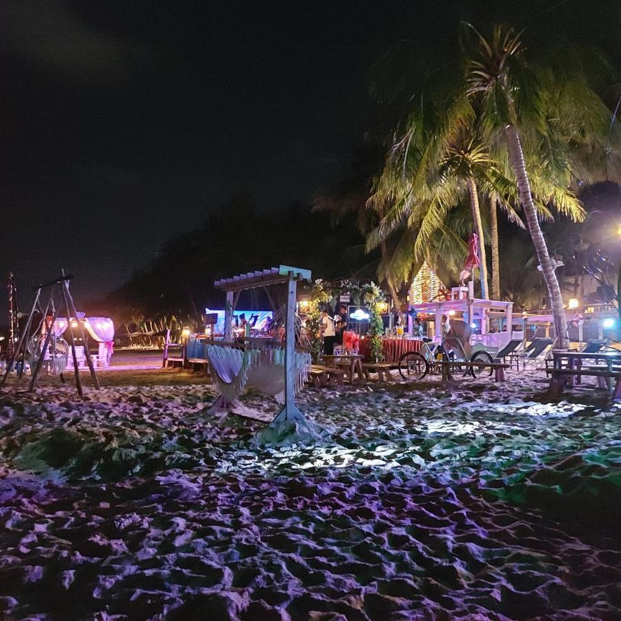 Victoria Phu Quoc Hotel Beachfront Night Market Buitenkant foto
